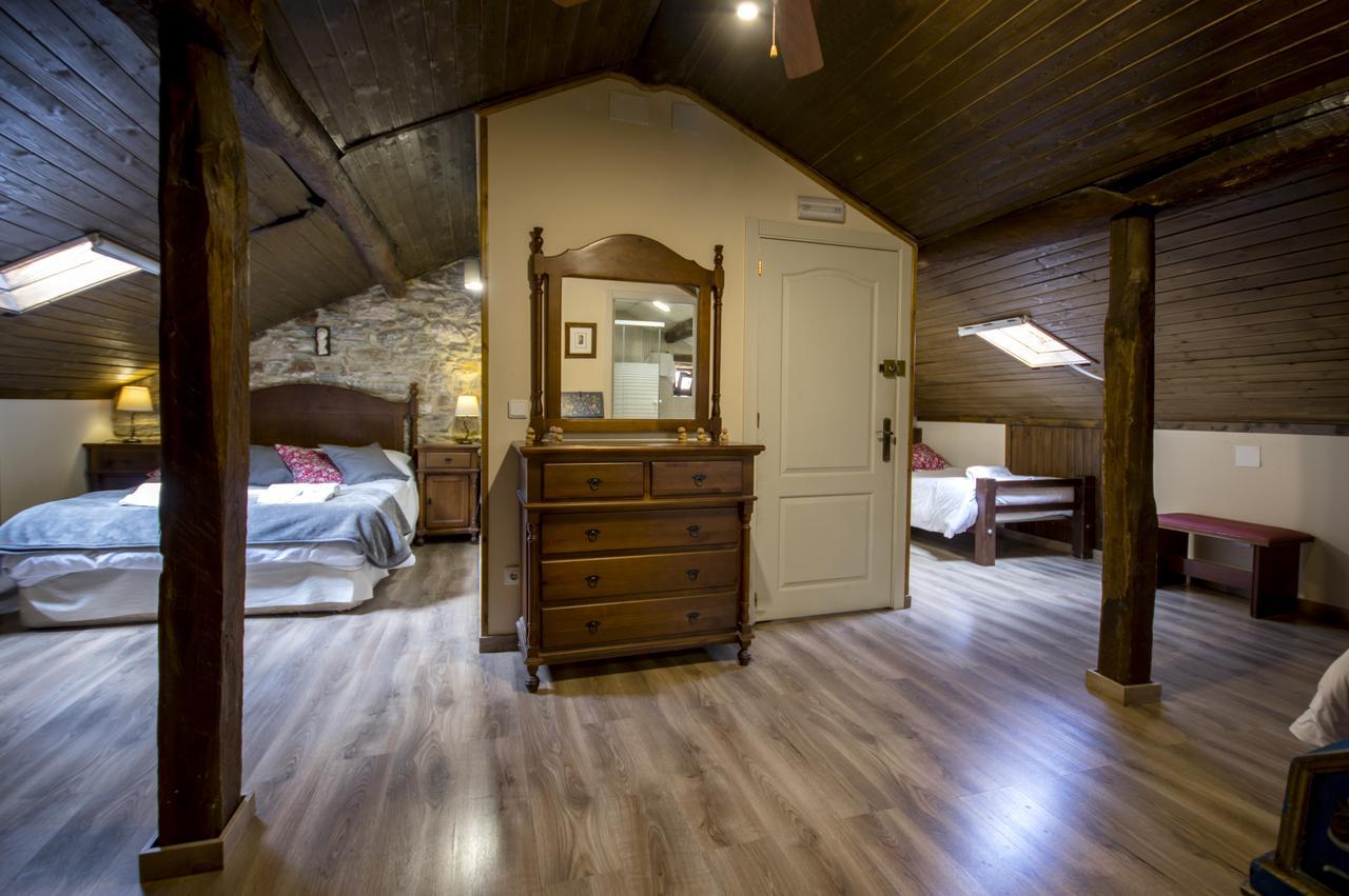 La Casona De Sarria Hostel Екстериор снимка