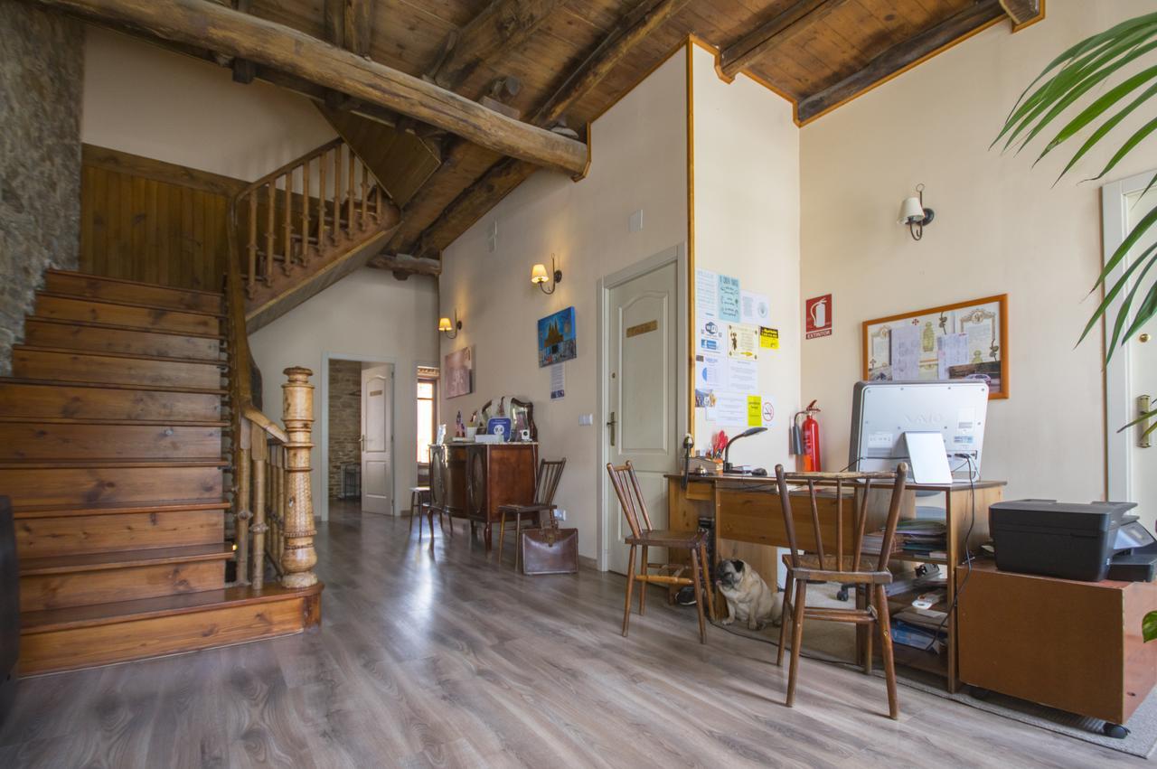 La Casona De Sarria Hostel Екстериор снимка